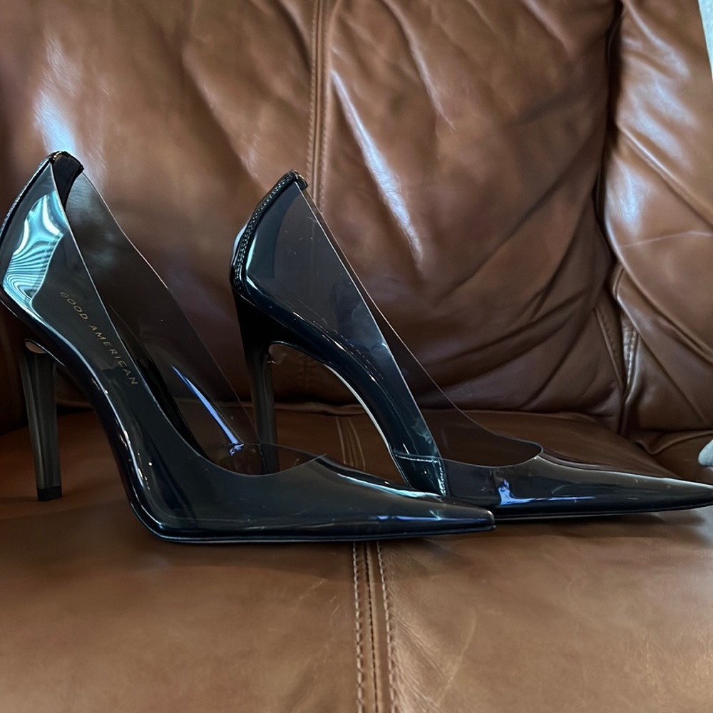 Brand New Good American by Khloe Kardashian, Black Cinderella pumps, size 7.